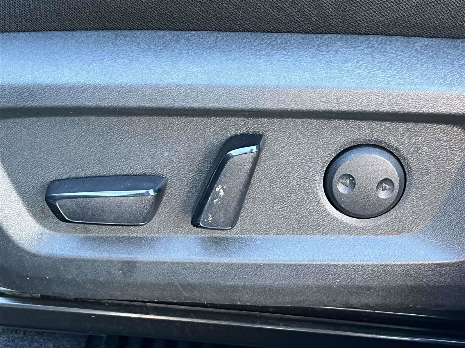 Used 2022 Nissan Rogue SV image 26