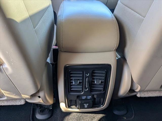 Used 2019 Jeep Grand Cherokee Limited RWD image 18