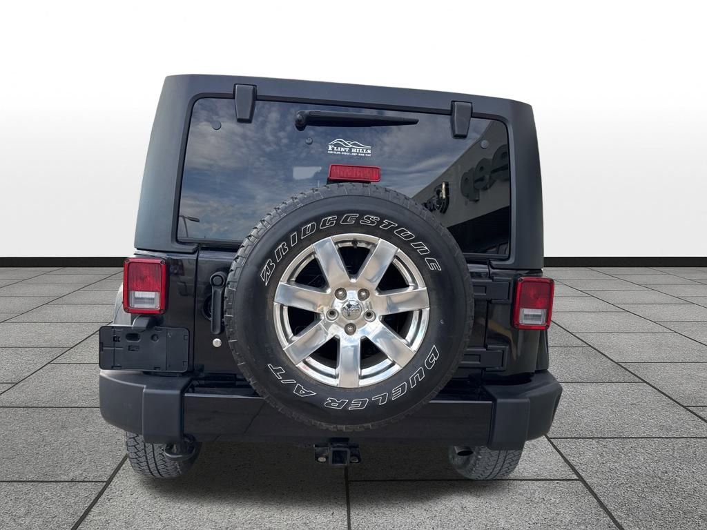 Used 2018 Jeep Wrangler Unlimited Sahara w/ Connectivity Group image 4