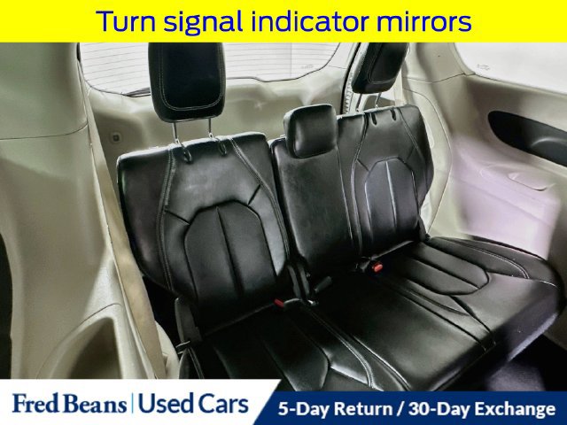 Used 2024 Chrysler Pacifica Touring-L FWD image 32