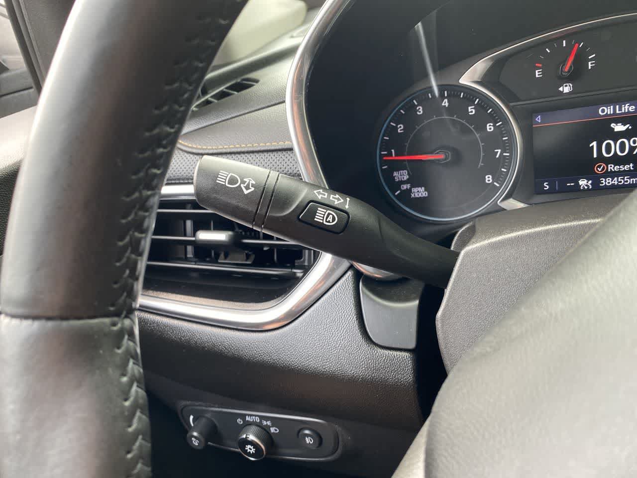 Used 2021 Chevrolet Equinox Premier FWD image 23