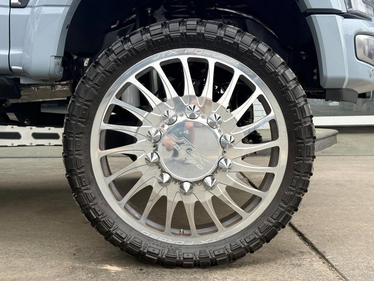 Used 2024 Ford F450 Platinum w/ FX4 Off-Road Package image 14