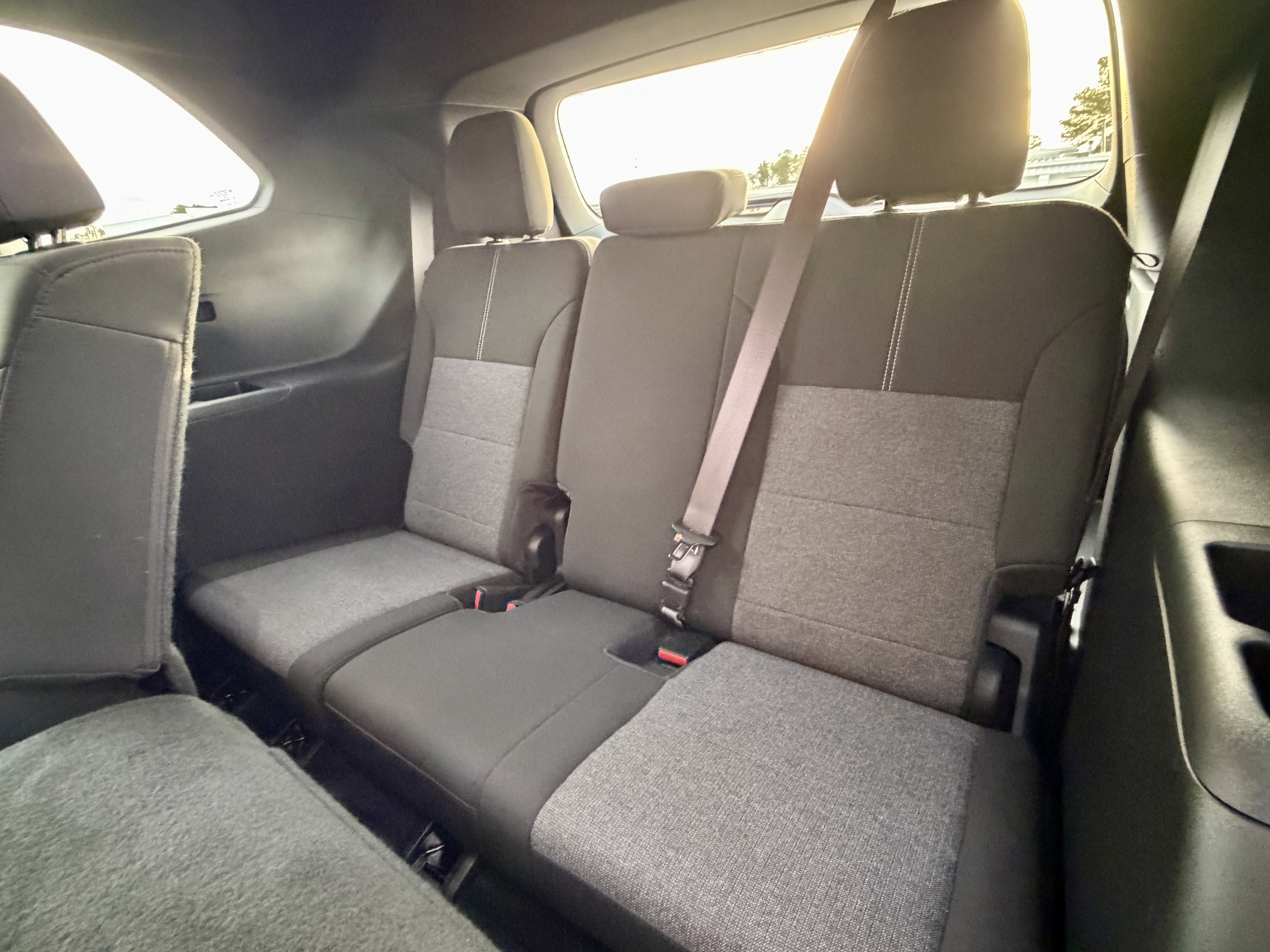 Used 2025 GMC Acadia Elevation image 17