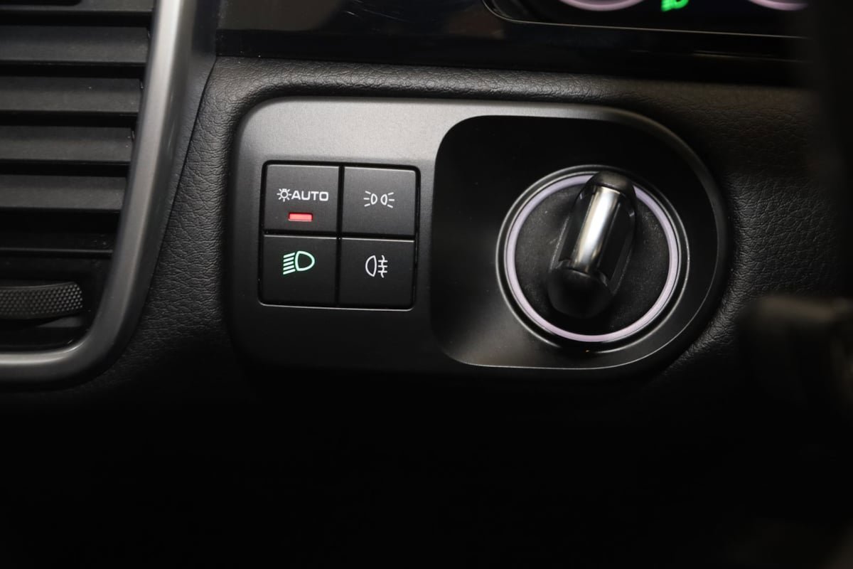 Used 2022 Porsche Cayenne AWD/4WD image 34