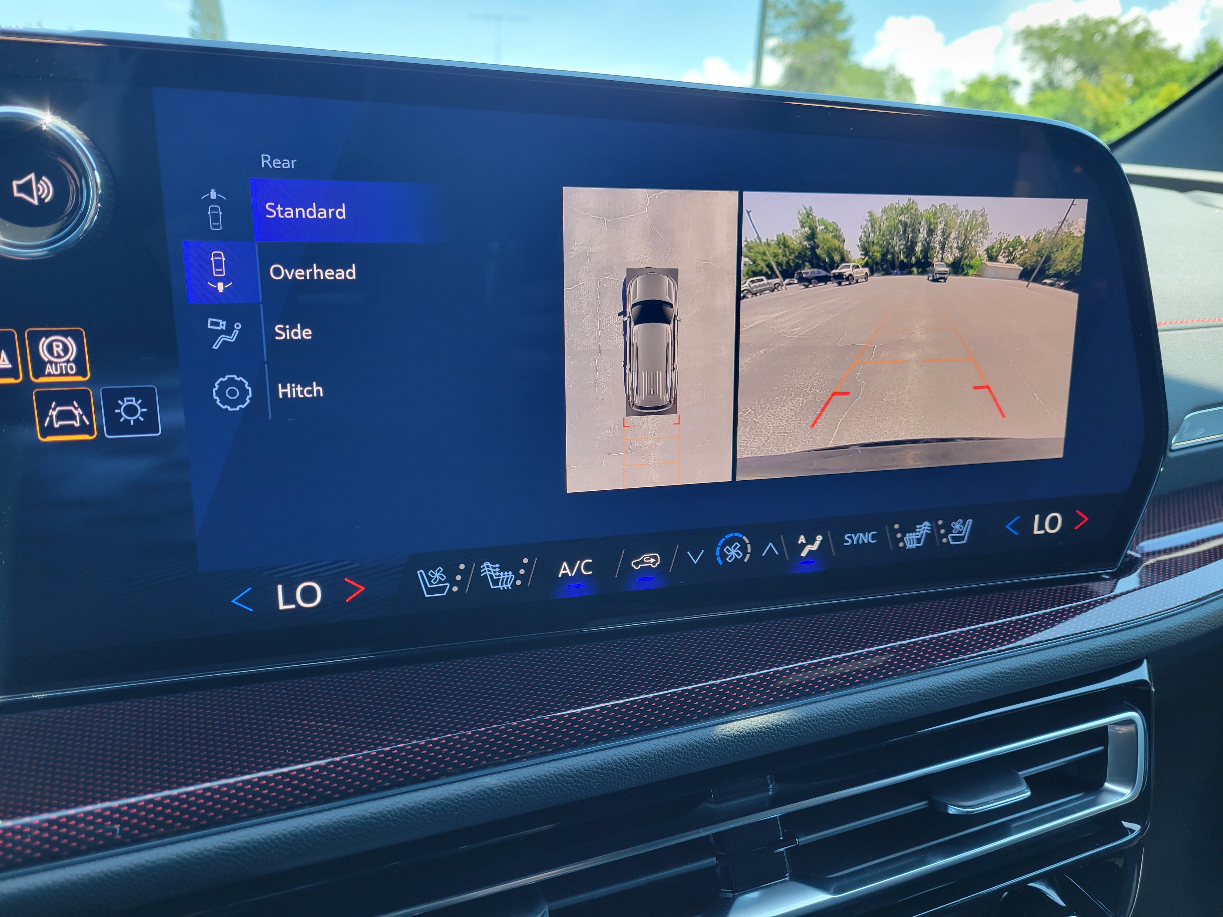 New 2027 Chevrolet Traverse RS w/ LPO, Floor Liner Package FWD image 25