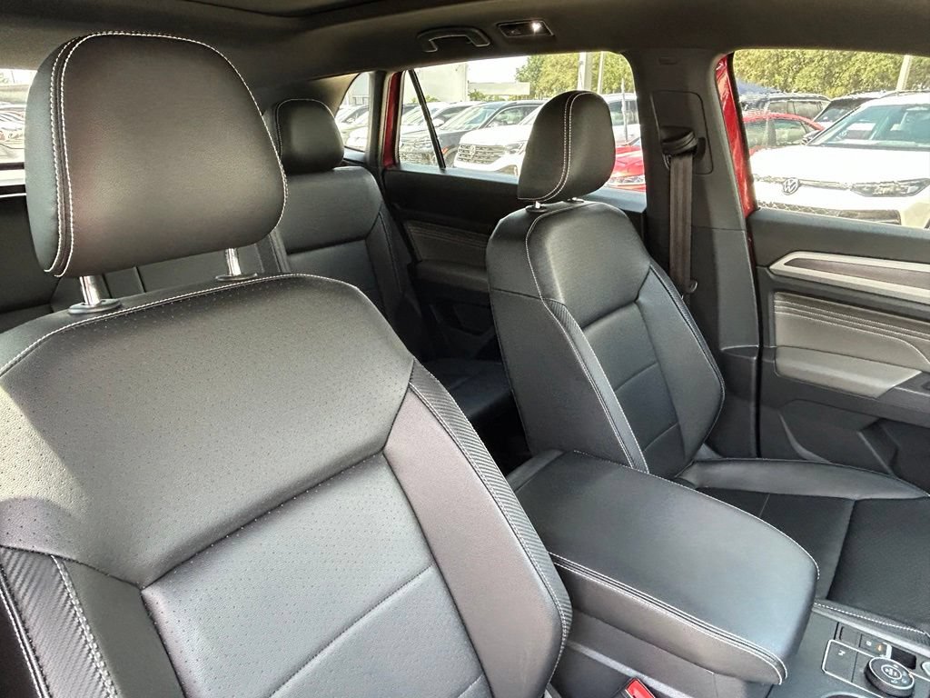 Certified 2021 Volkswagen Atlas Cross Sport SE AWD/4WD image 38