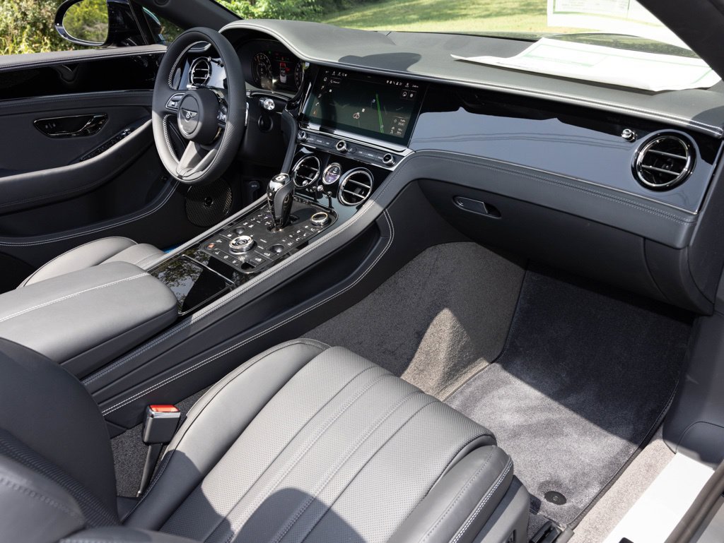 Certified 2025 Bentley Continental GTC AWD/4WD image 50