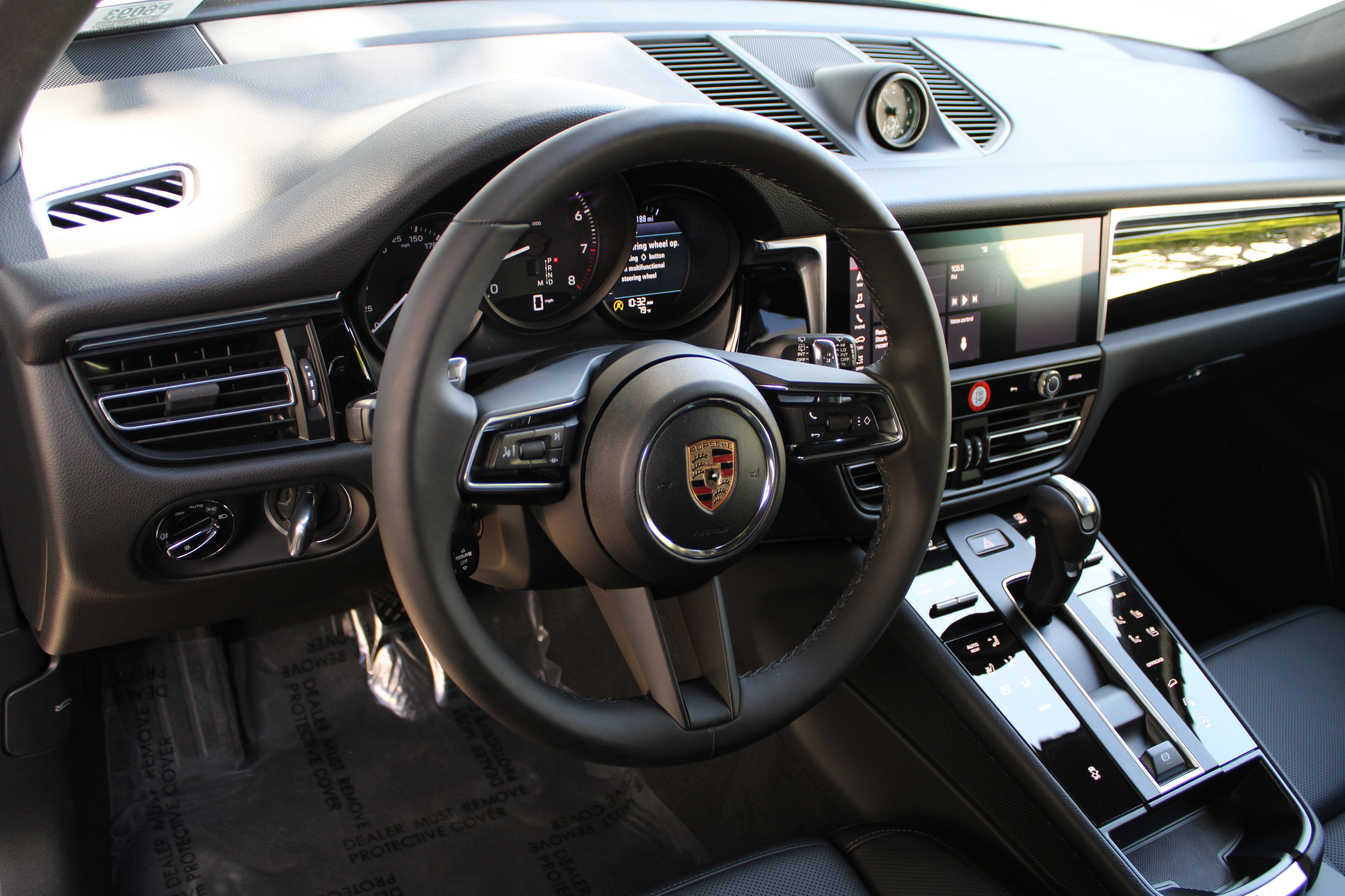 New 2026 Porsche Macan image 4