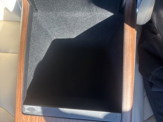 Used 2022 Tesla Model X image 27