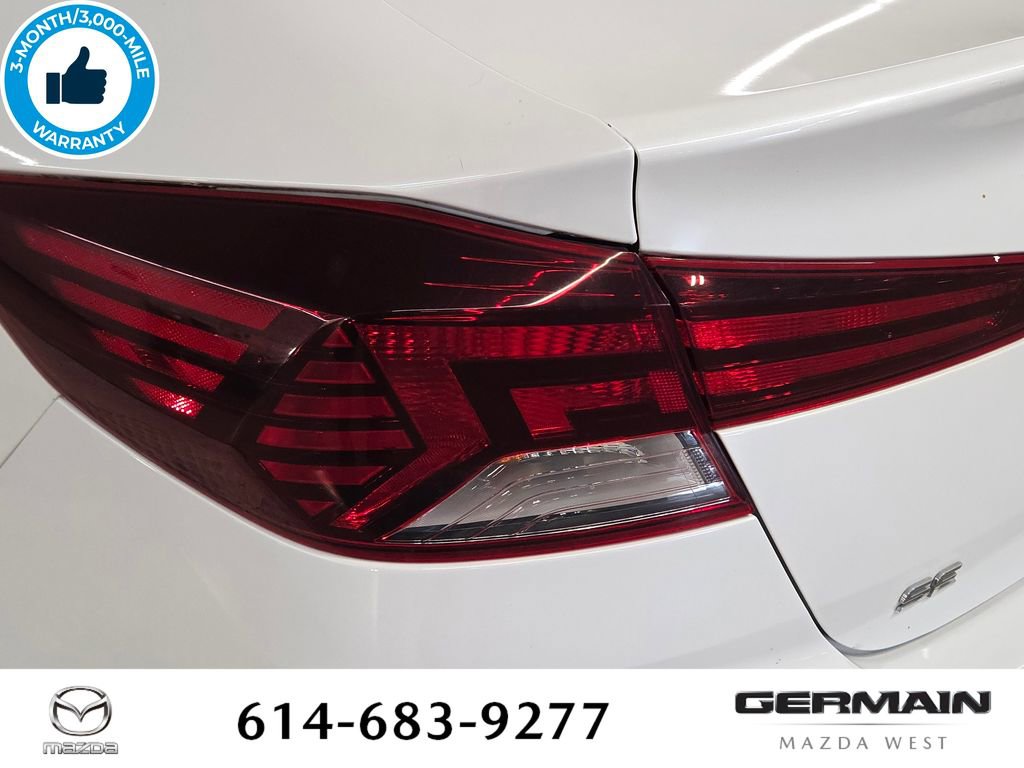 Used 2019 Hyundai Elantra SE w/ Cargo Package FWD image 17