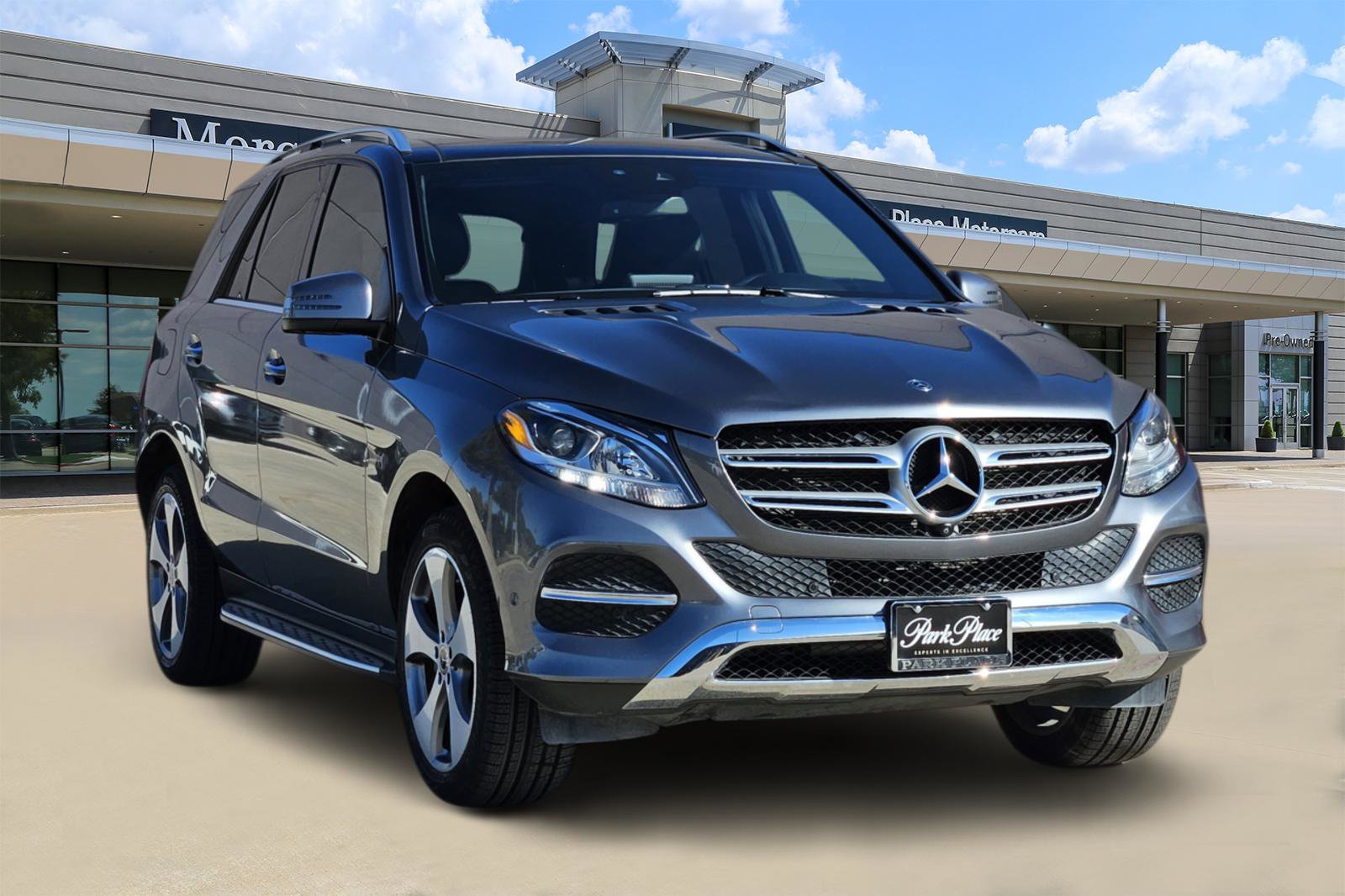 Used 2019 Mercedes-Benz GLE 400 4MATIC image 2