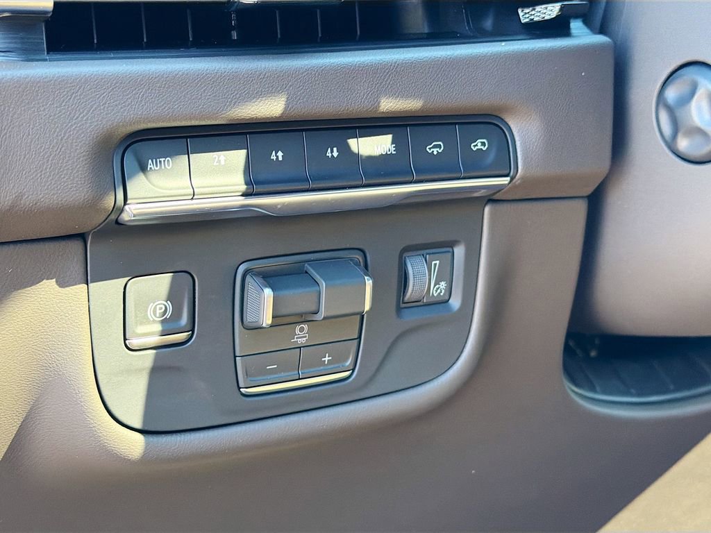 New 2026 Cadillac Escalade Luxury w/ Touring Package AWD/4WD image 10