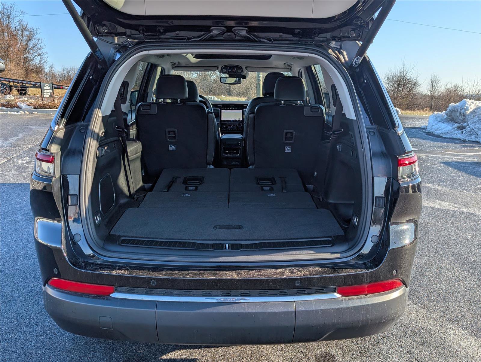 Used 2022 Jeep Grand Cherokee L Limited image 12