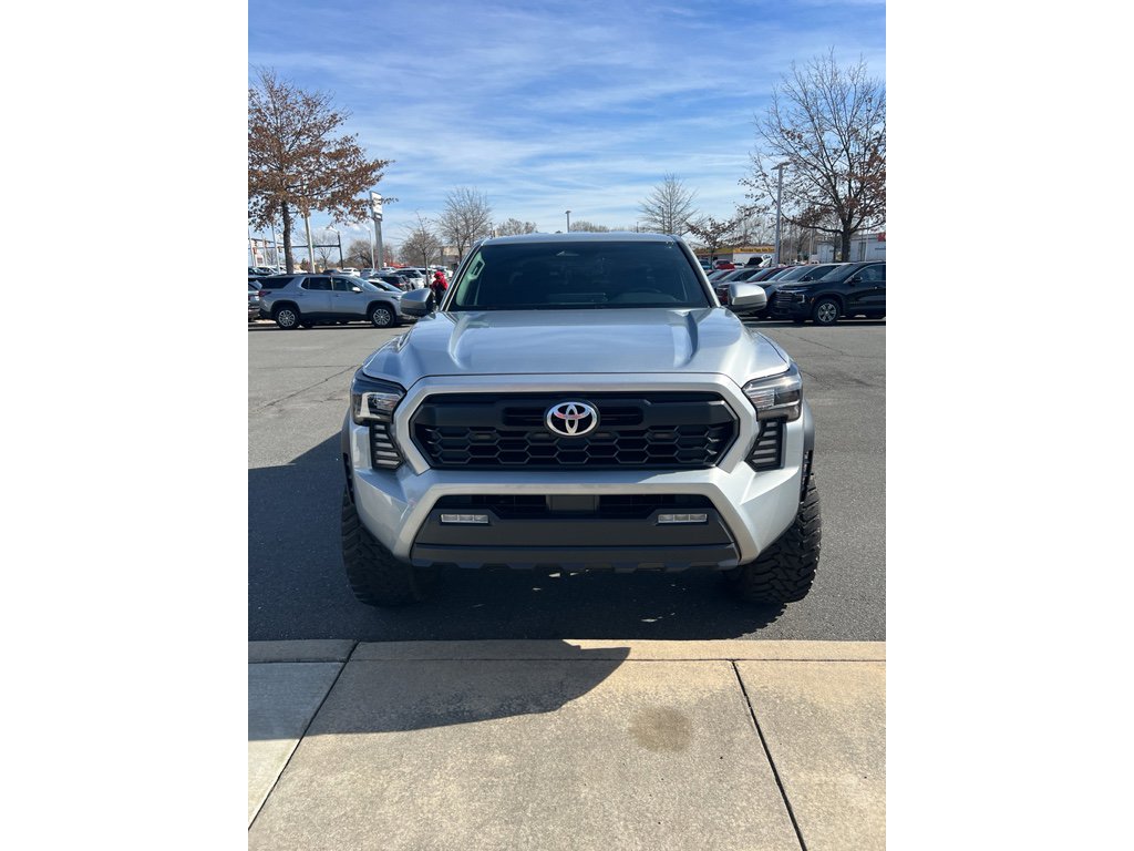 Used 2025 Toyota Tacoma TRD Off-Road image 2