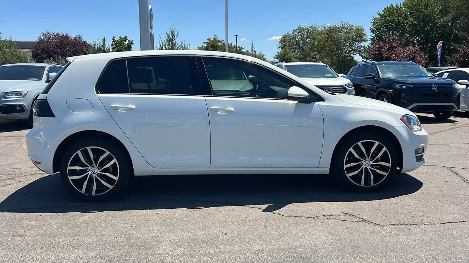 Used 2017 Volkswagen Golf SE FWD image 4
