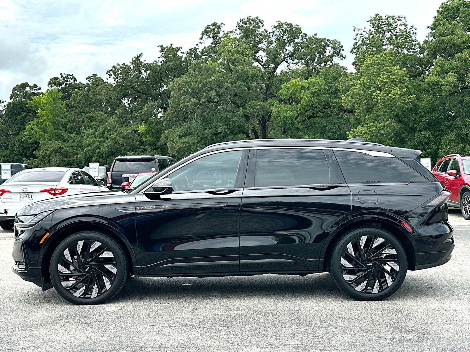 Used 2024 Lincoln Nautilus Black Label w/ Jet Appearance Package (87T) AWD/4WD image 12