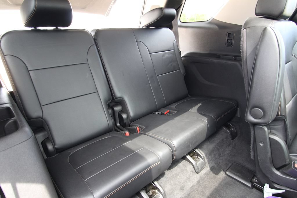 Used 2019 Chevrolet Traverse LT w/ LPO, Blackout Package AWD/4WD image 10