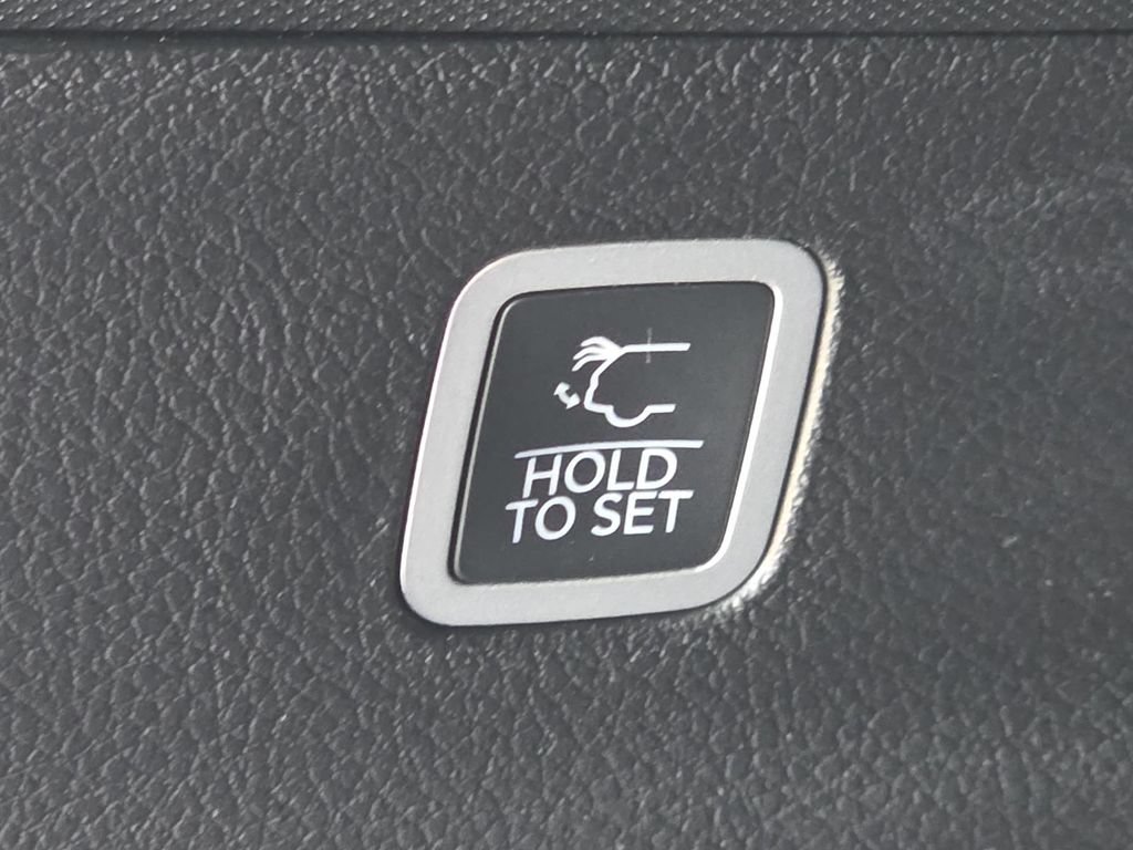 New 2026 Jeep Grand Wagoneer L Summit AWD/4WD image 18