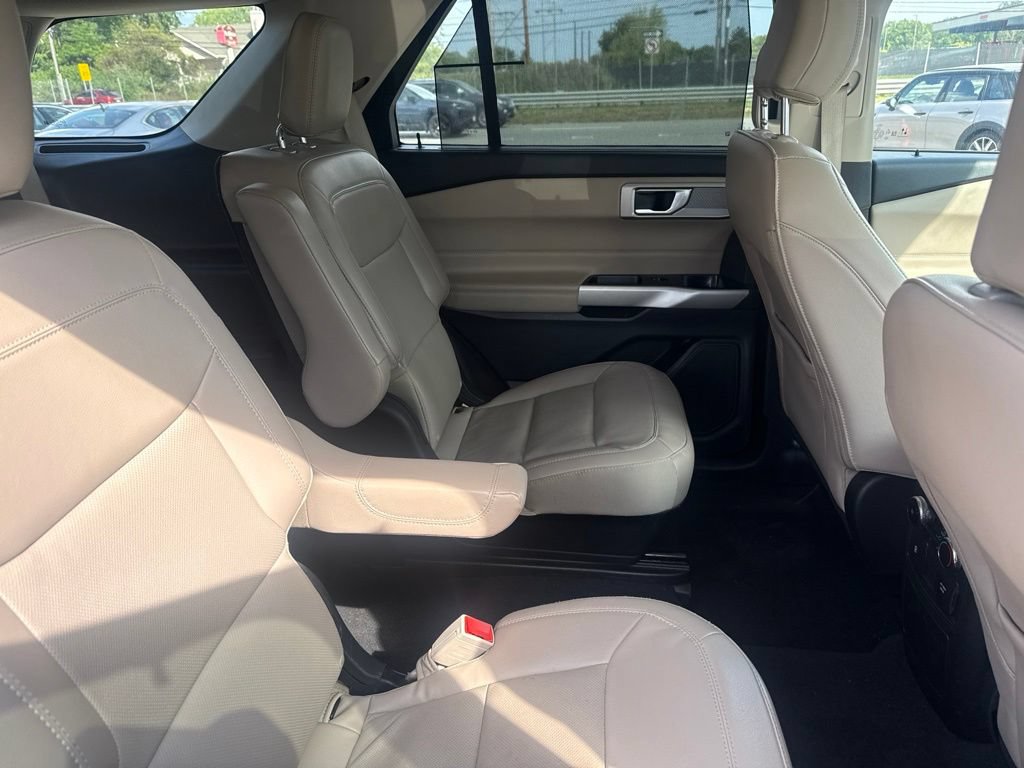 Used 2022 Ford Explorer Limited w/ Hybrid Equipment Group 310A AWD/4WD image 23