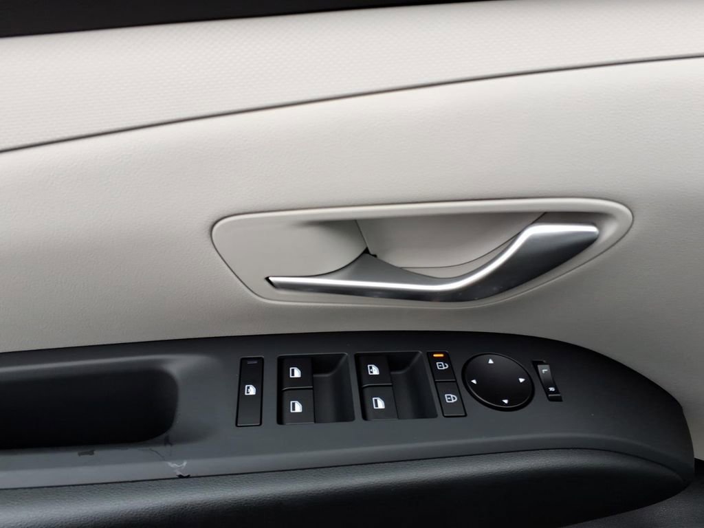 New 2026 Hyundai Tucson SE image 23