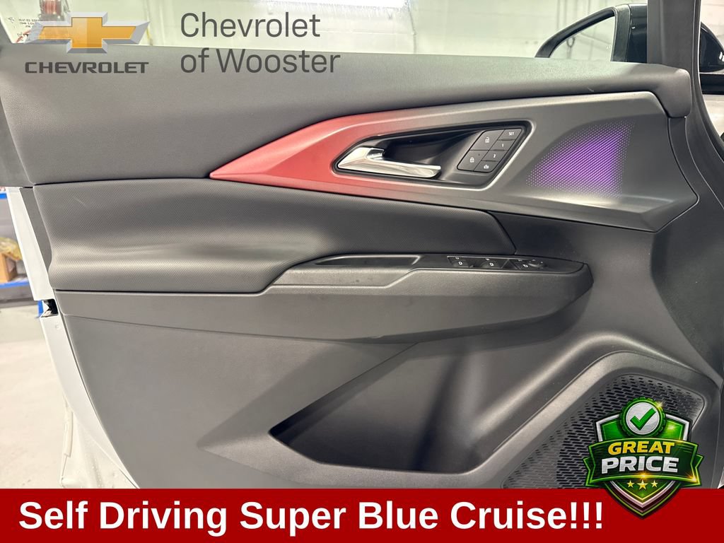 New 2025 Chevrolet Equinox EV RS w/ Active Safety Package 3 AWD/4WD image 32
