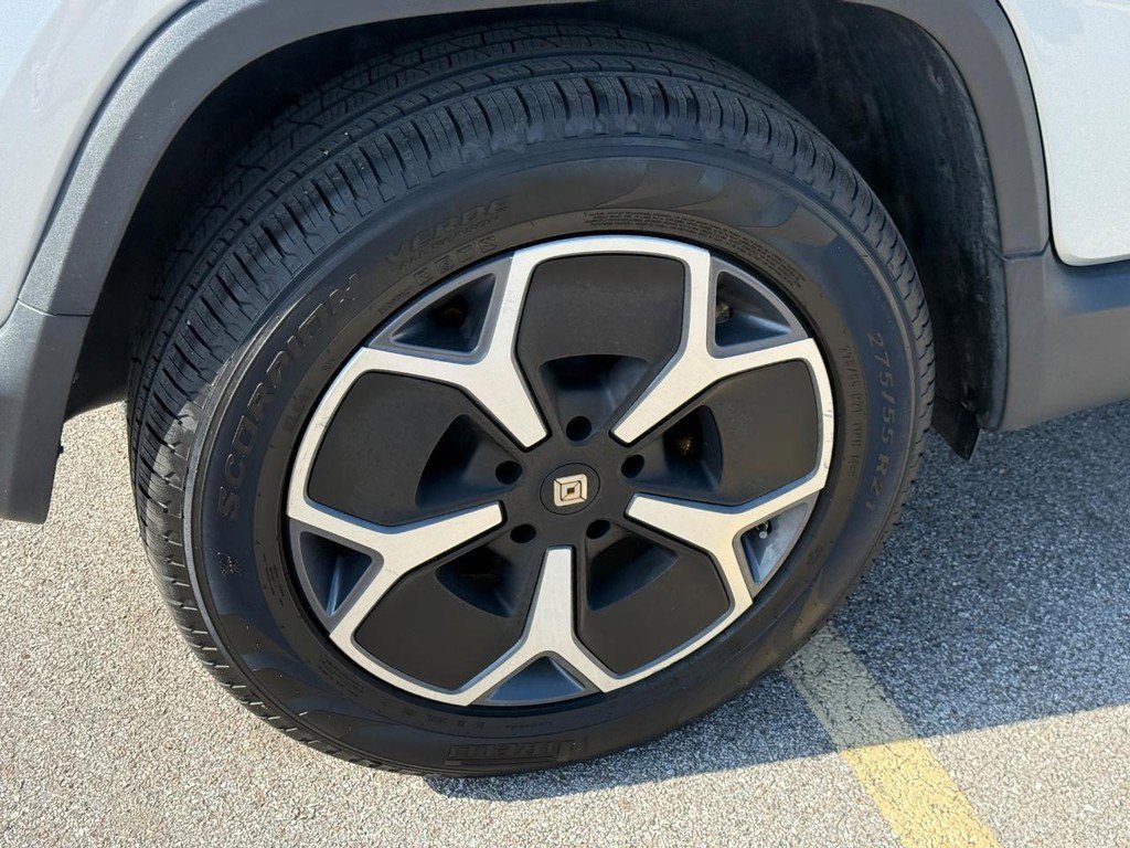 Used 2022 Rivian R1T Adventure image 7