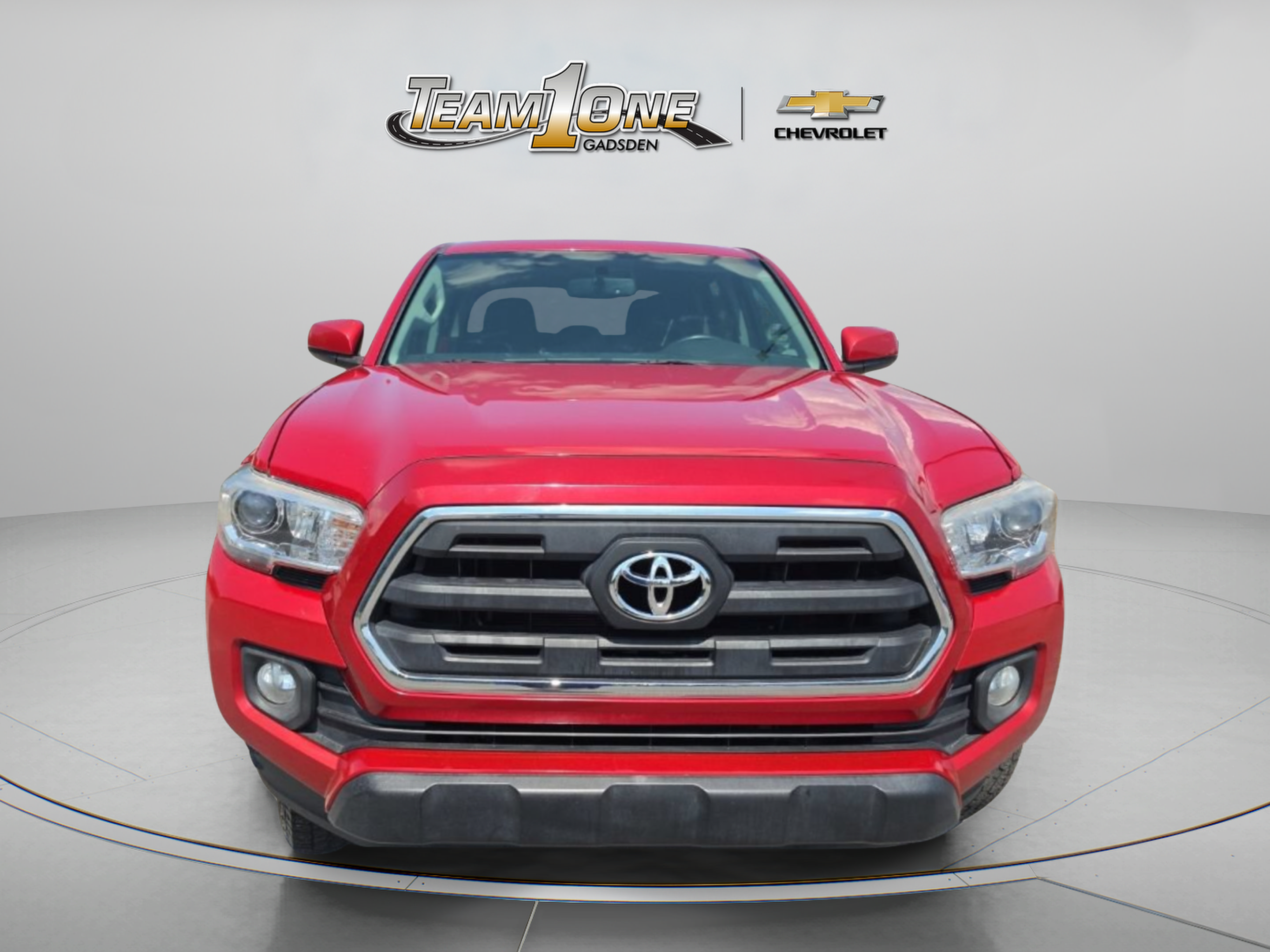 Used 2017 Toyota Tacoma SR5 w/ Tow Package RWD image 2