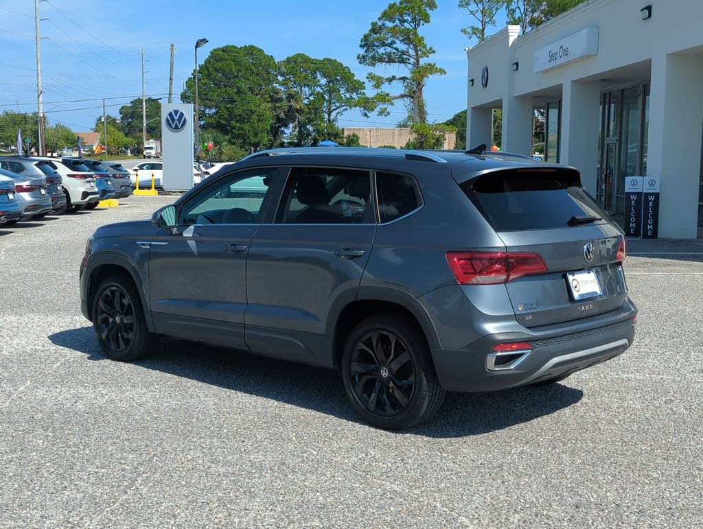 Certified 2023 Volkswagen Taos SE w/ Panoramic Sunroof Package FWD image 5