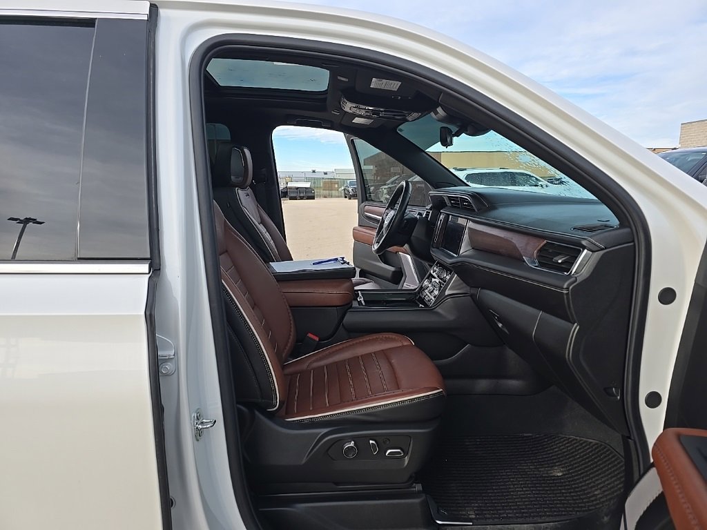 Used 2024 GMC Yukon XL Denali Ultimate image 18