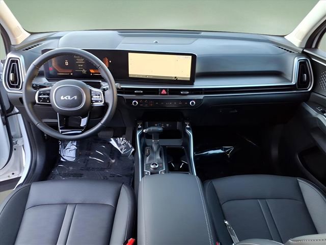 Used 2025 Kia Sorento S image 14