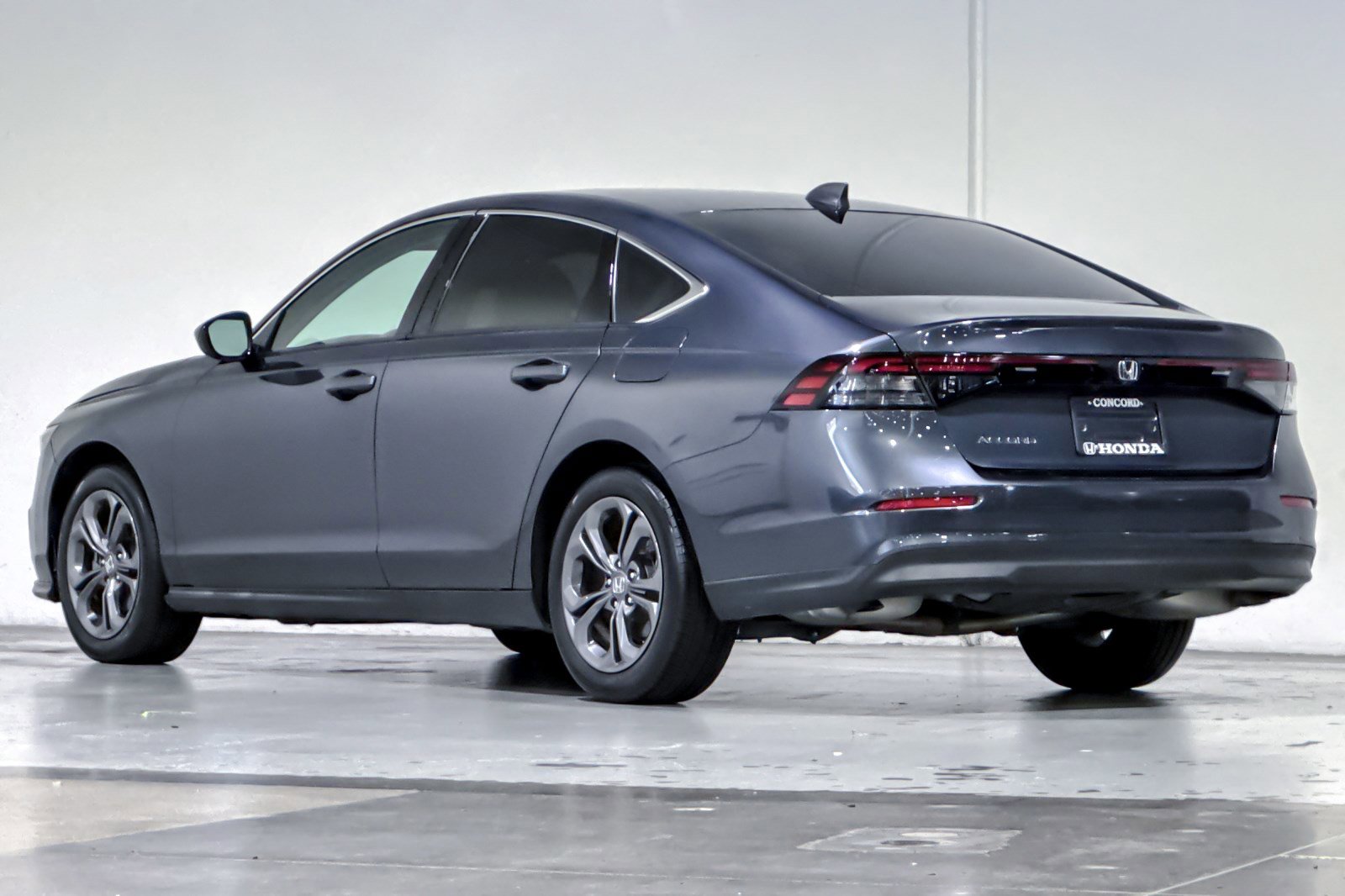Used 2023 Honda Accord EX image 3