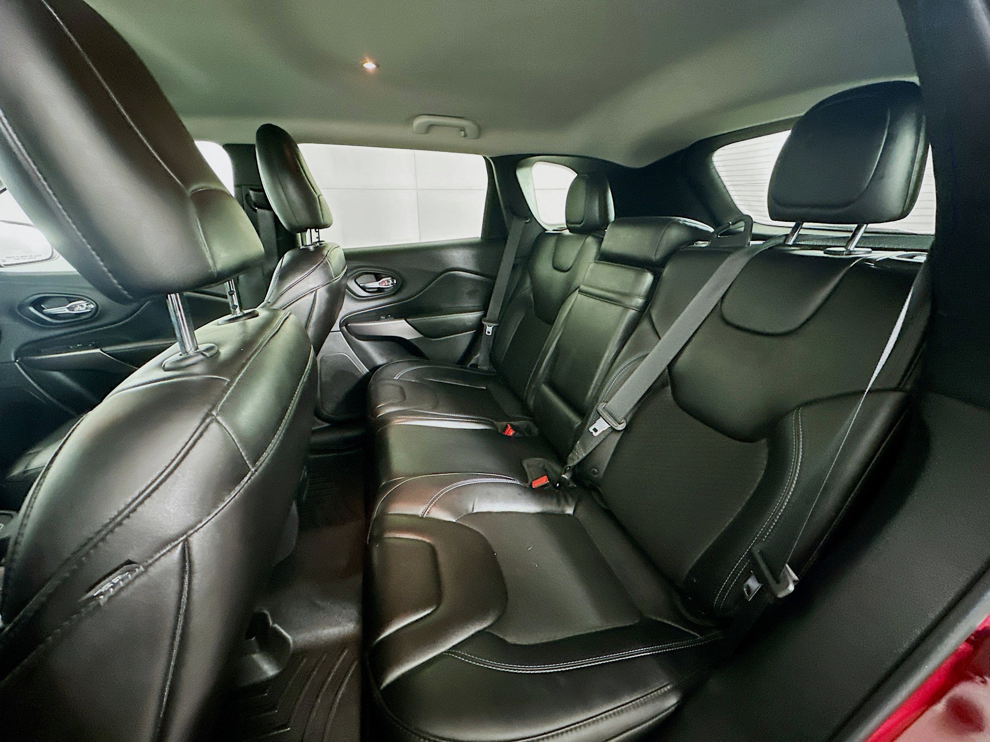 Used 2019 Jeep Cherokee Latitude Plus w/ Comfort/Convenience Group image 25