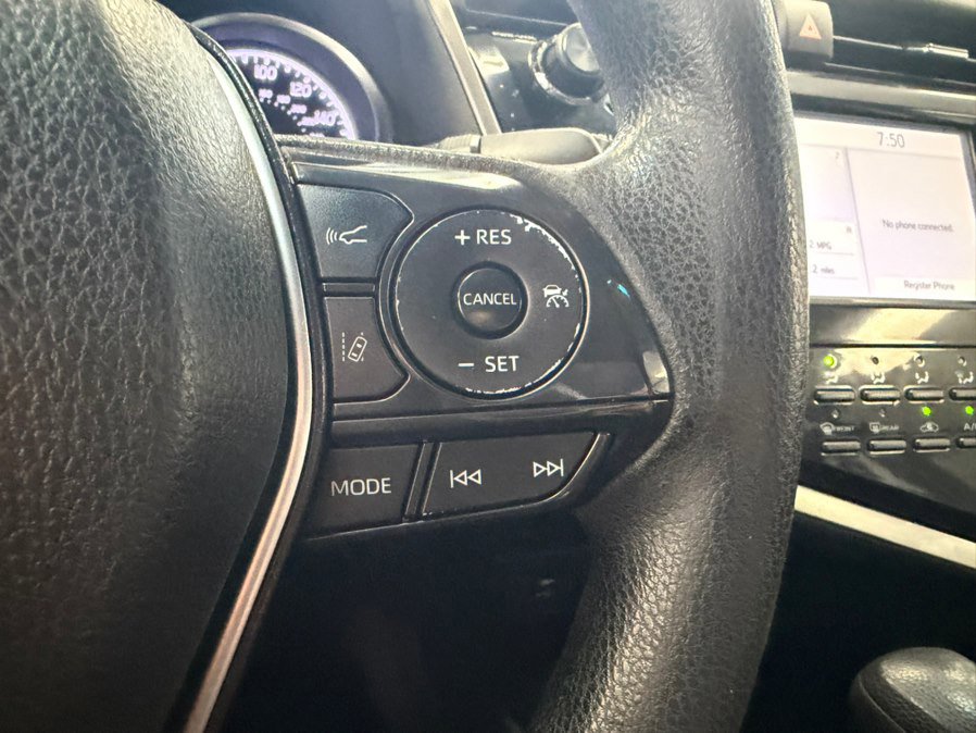 Used 2018 Toyota Camry LE FWD image 36
