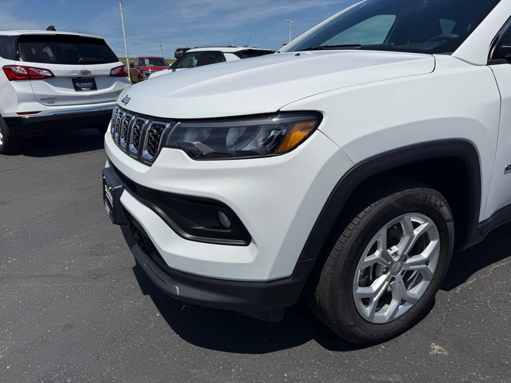 Used 2024 Jeep Compass Latitude AWD/4WD image 31