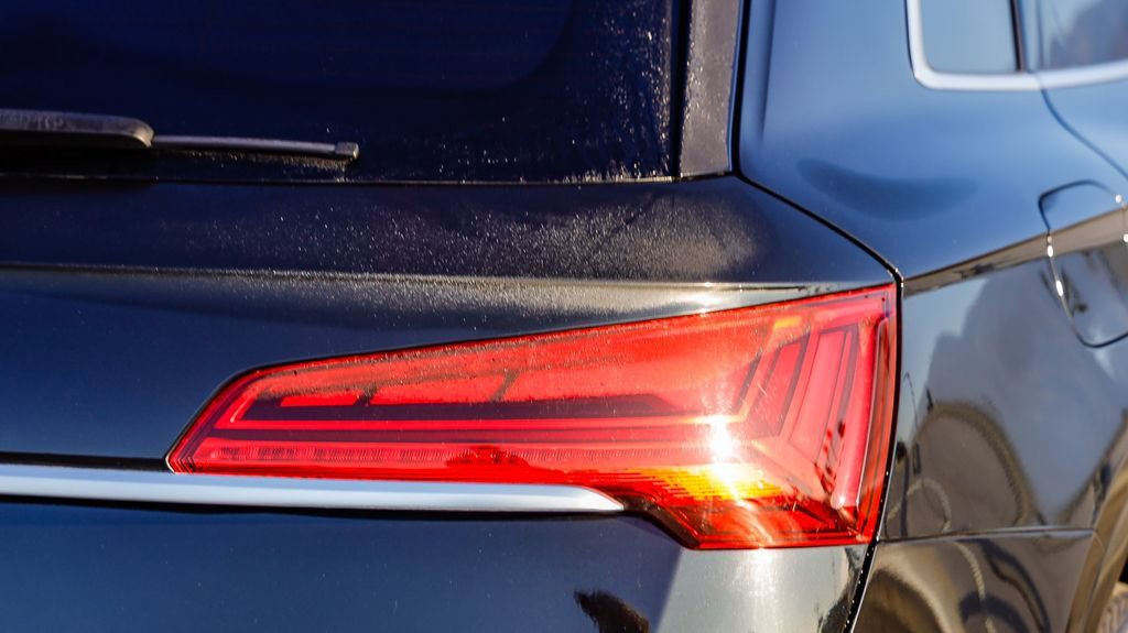 Used 2021 Audi Q5 e Premium Plus w/ Premium Plus Package image 10