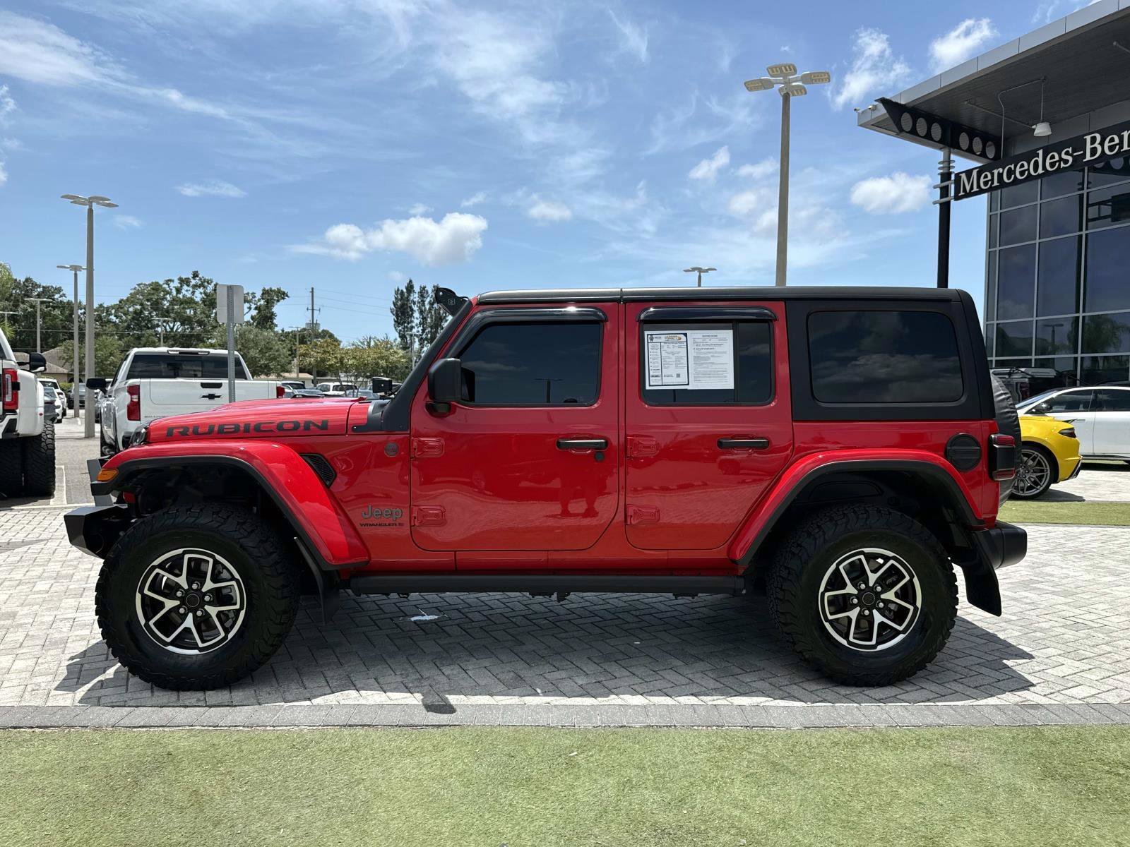Used 2026 Jeep Wrangler Unlimited Rubicon AWD/4WD image 3