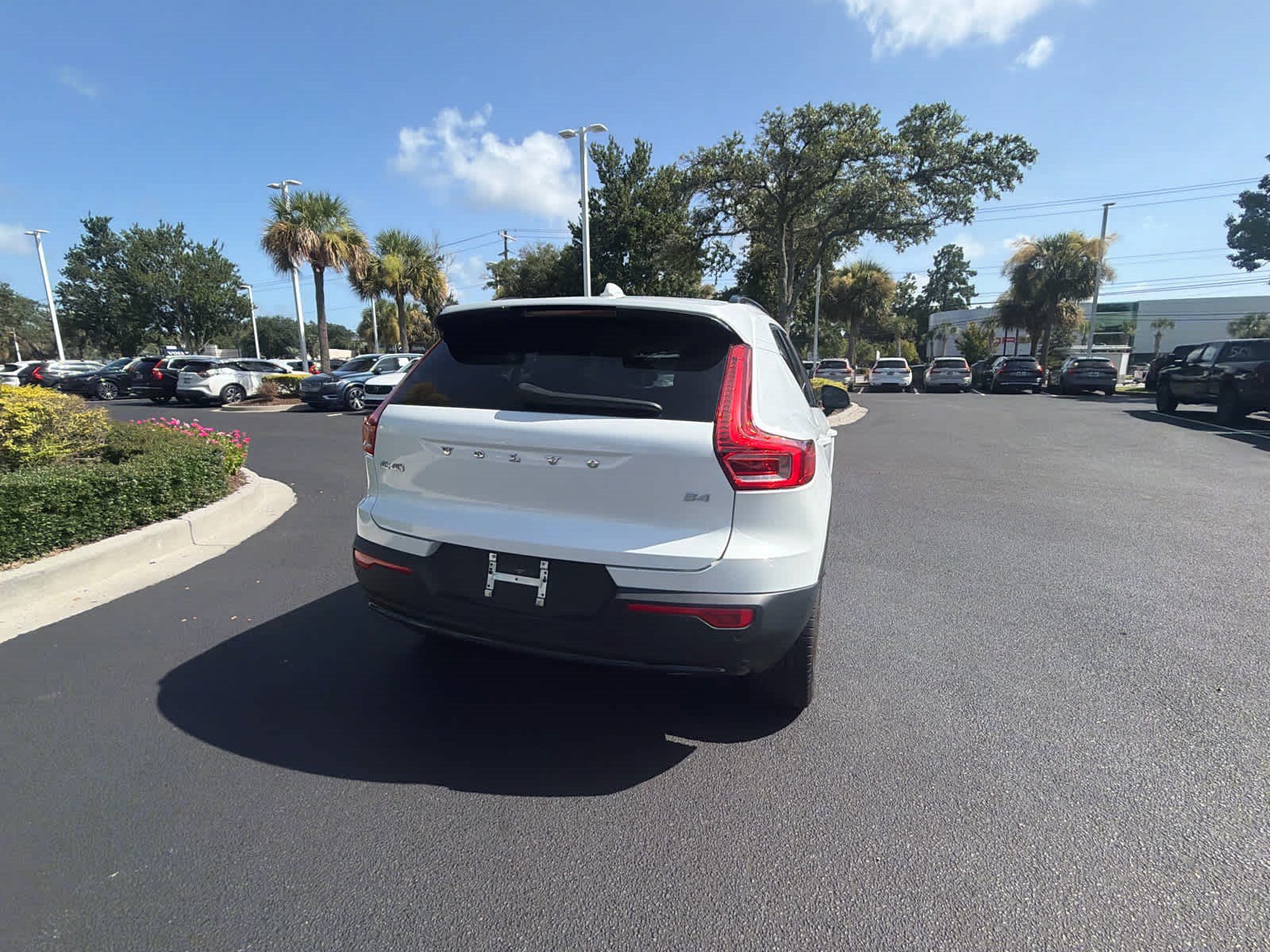 Certified 2023 Volvo XC40 B4 Plus w/ Protection Package Premier FWD image 19