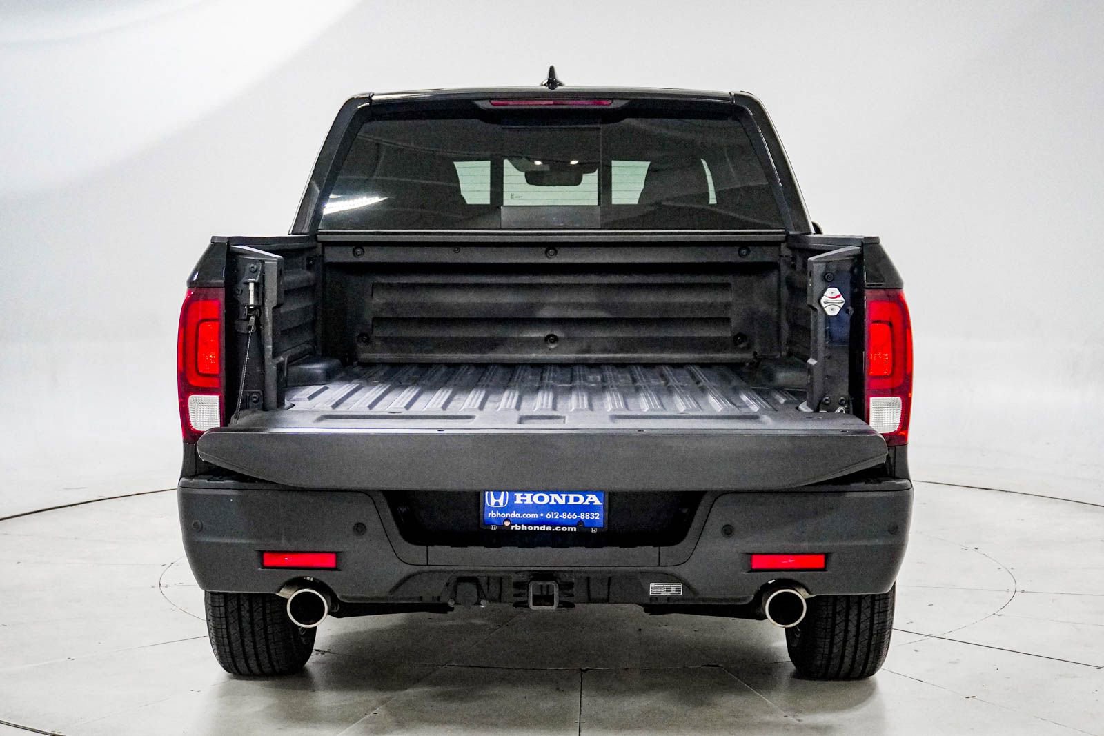 Used 2023 Honda Ridgeline Black Edition image 8