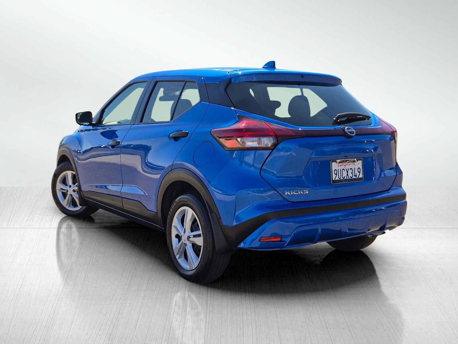 Used 2025 Nissan Kicks Play S FWD image 9
