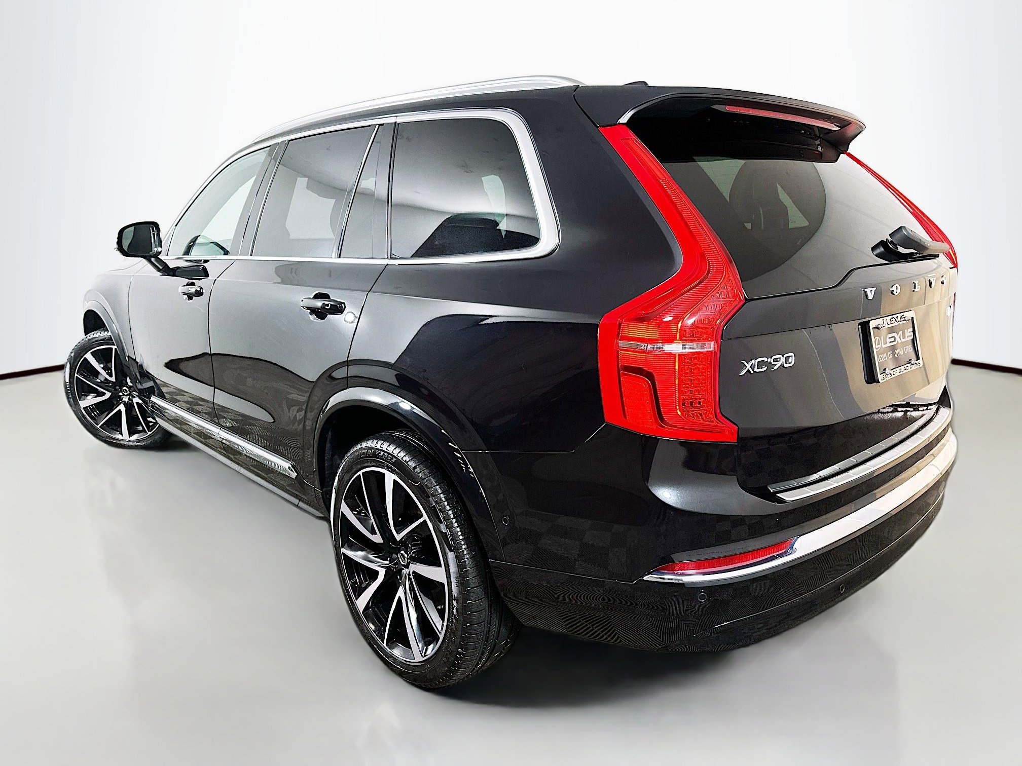 Used 2024 Volvo XC90 B6 Plus w/ Protection Package Premier image 5