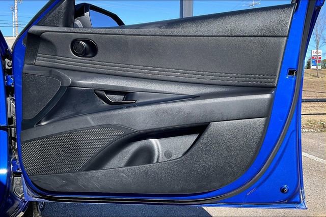 Certified 2025 Hyundai Elantra Sport w/ Cargo Package image 24