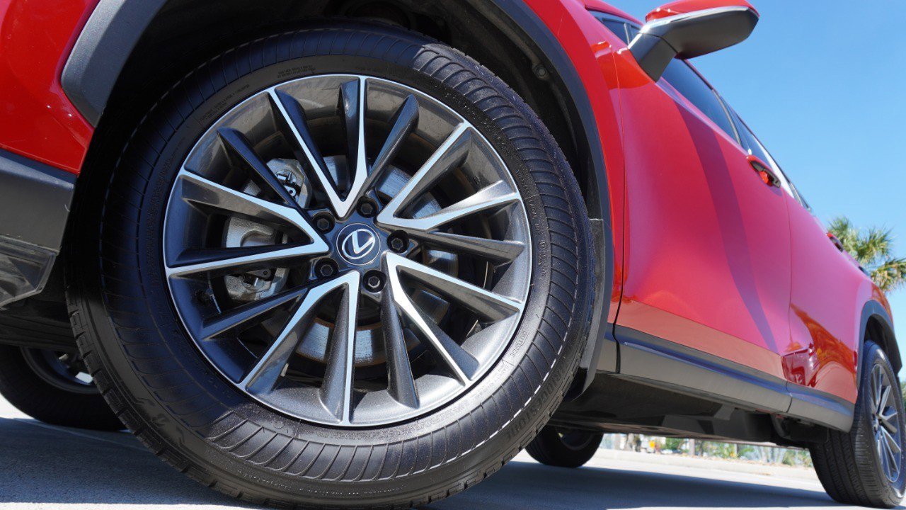 Used 2024 Lexus NX 250 FWD w/ Towing Package (2000 Lbs) image 11