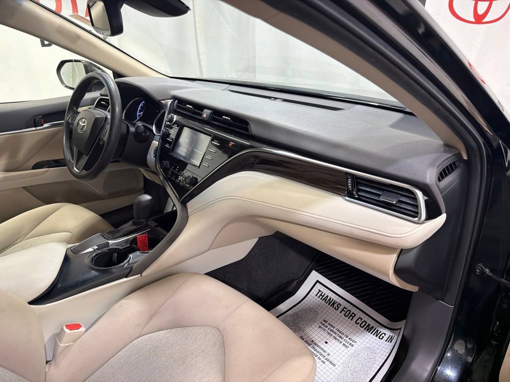 Used 2018 Toyota Camry LE w/ Convenience Package FWD image 11