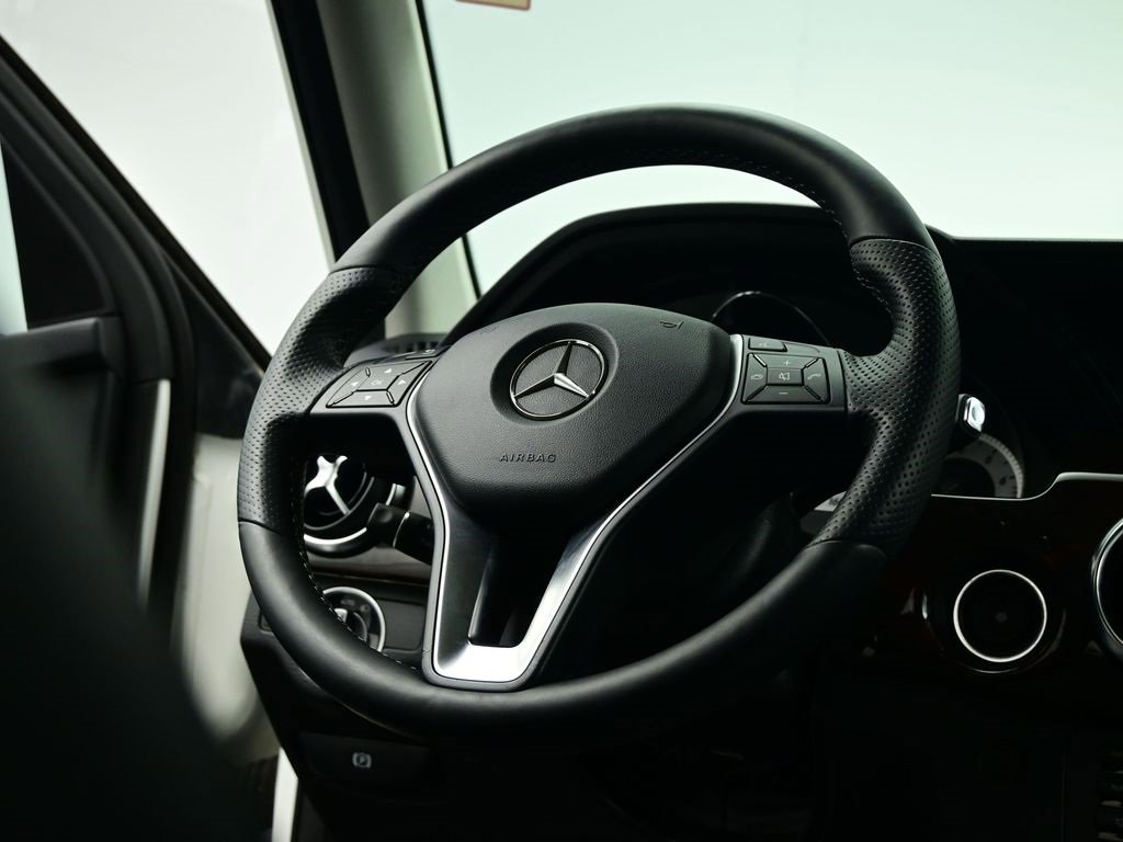 Used 2015 Mercedes-Benz GLK 350 4MATIC image 13