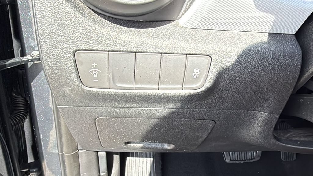 Used 2018 Hyundai Kona SE FWD image 38