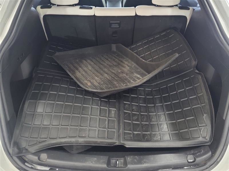 Used 2022 Tesla Model Y Long Range image 11