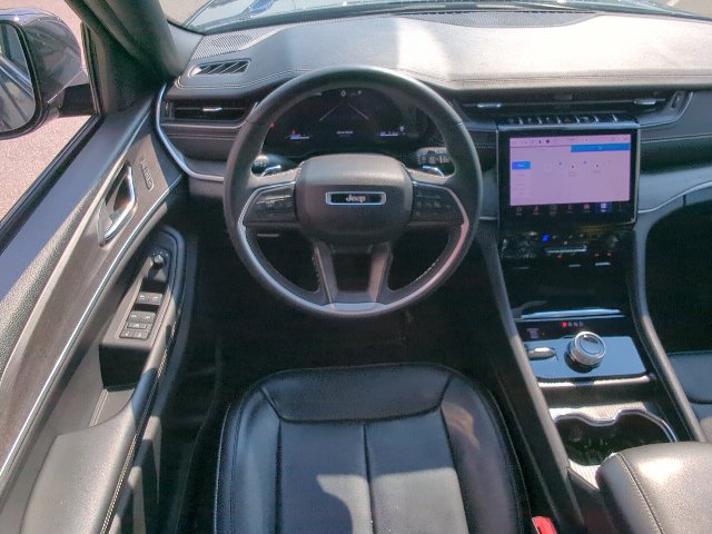 Used 2024 Jeep Grand Cherokee Limited w/ Luxury Tech Group II AWD/4WD image 7