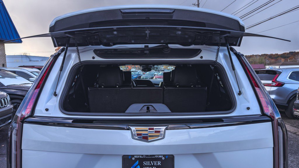 Used 2022 Cadillac Escalade ESV Sport Platinum w/ Heavy-Duty Trailer Package image 9