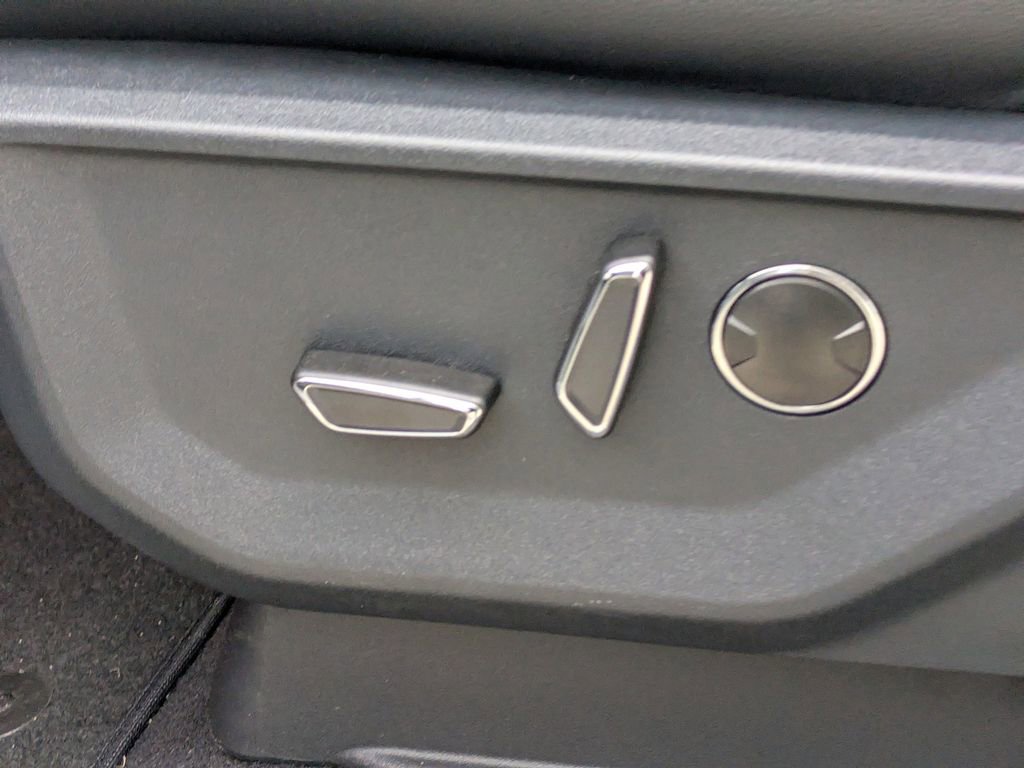 New 2026 Ford F150 Lariat w/ Equipment Group 502A High image 21