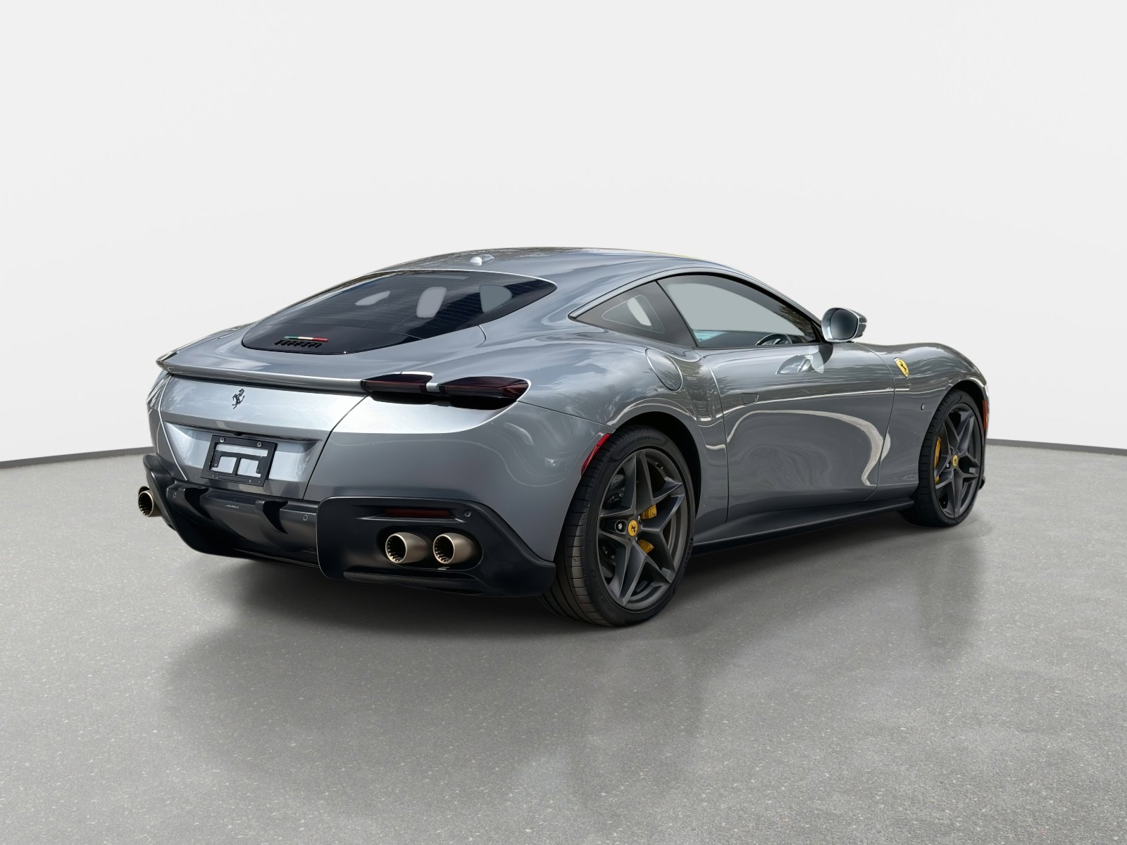Used 2022 Ferrari Roma image 3